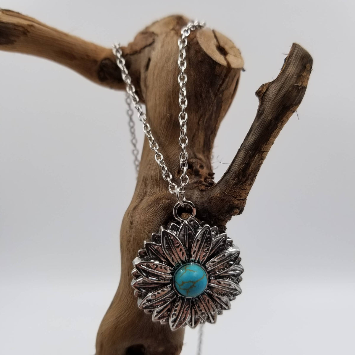 CHAKRA JEWELRY - Sunflower turquoise Necklace