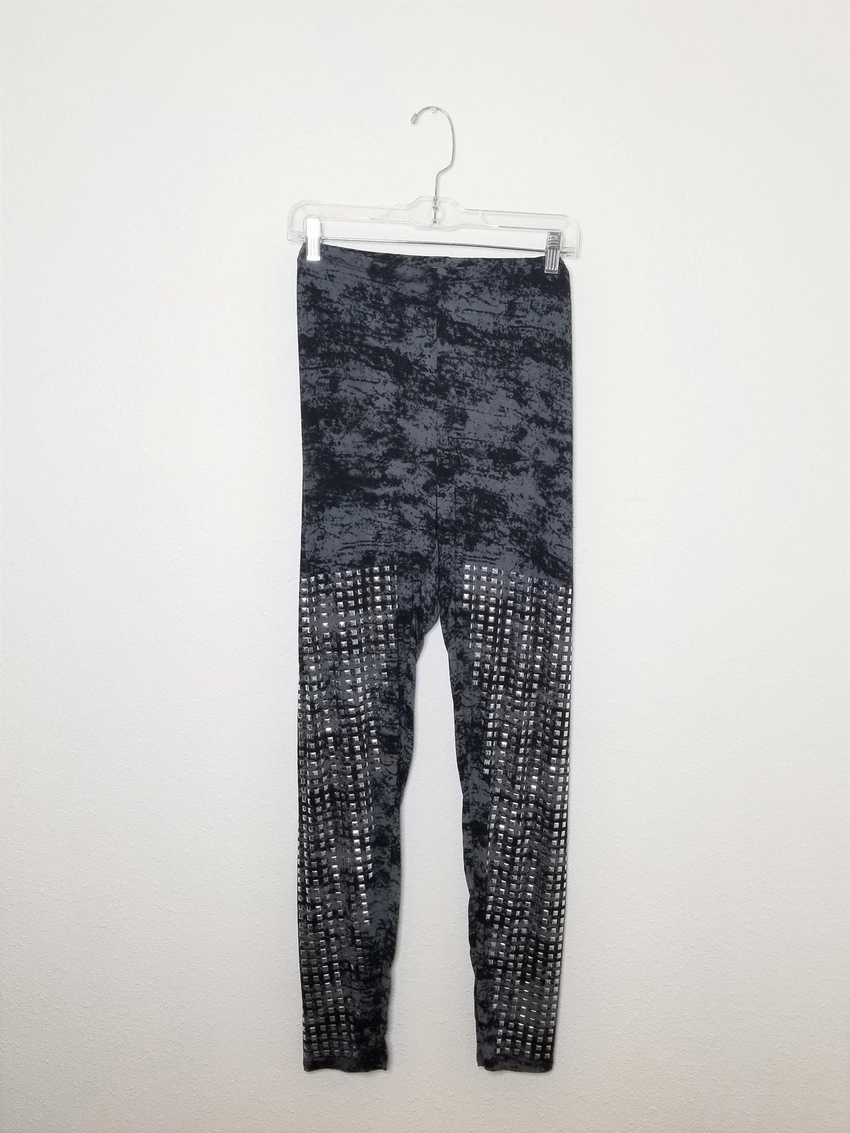 BLACK CHARCOAL STUDDED LEGGINGS - The Fringe Spa'Tique