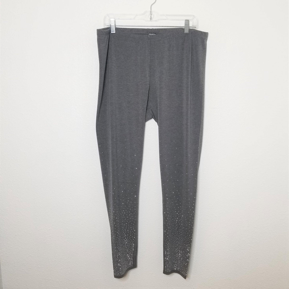 CHARCOAL GRAY LEGGINGS WITH STONES - The Fringe Spa'Tique