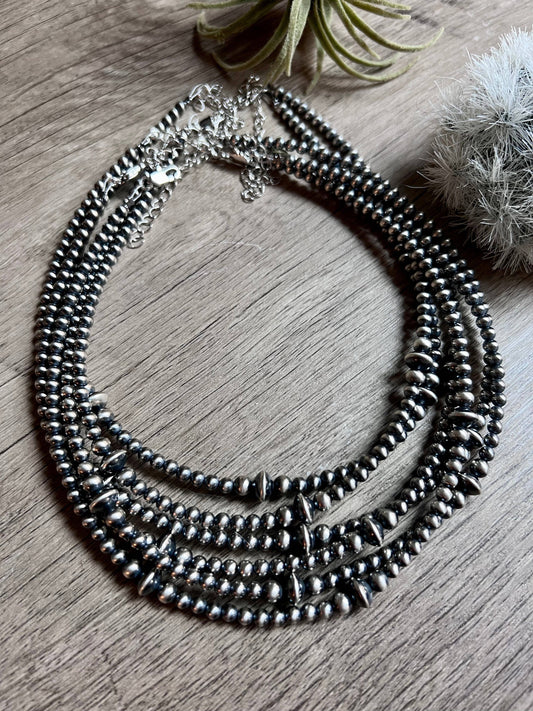 The Bijoux FAB - 3 size Navajo pearl choker